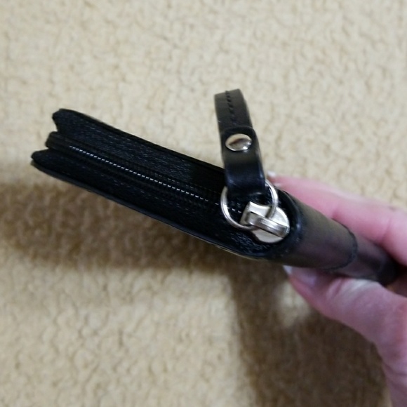 Authentic Coach Leather Wallet - Picture 5 of 6